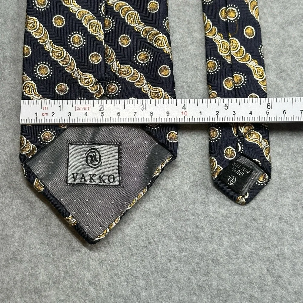Vakko Silk Tie Navy Gold Chain Medallion Stripe Pattern Wide 55x3.75 in
